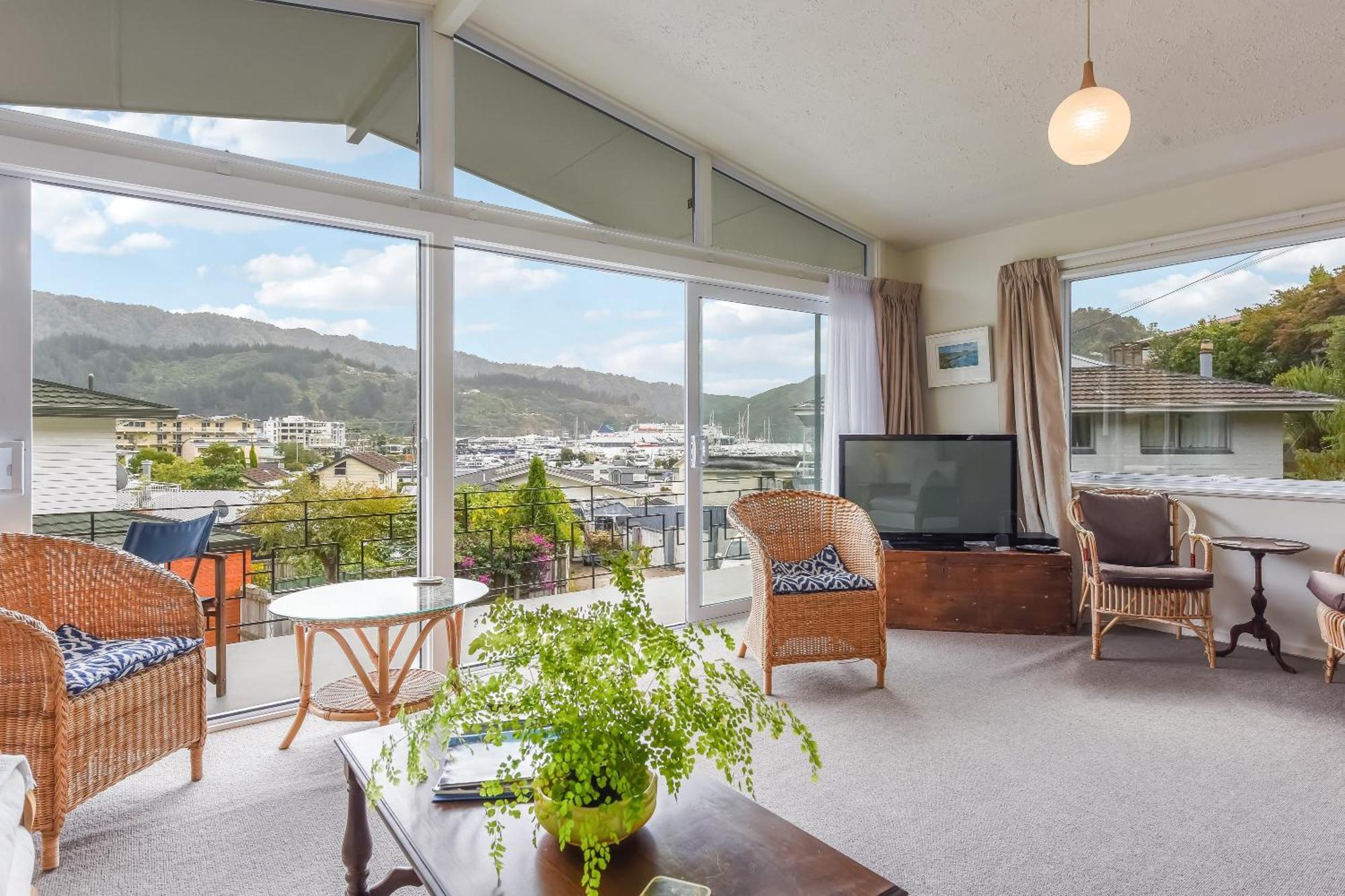 Вилла Sunny Seaview House 5 Minute Walk To Town Пиктон Экстерьер фото